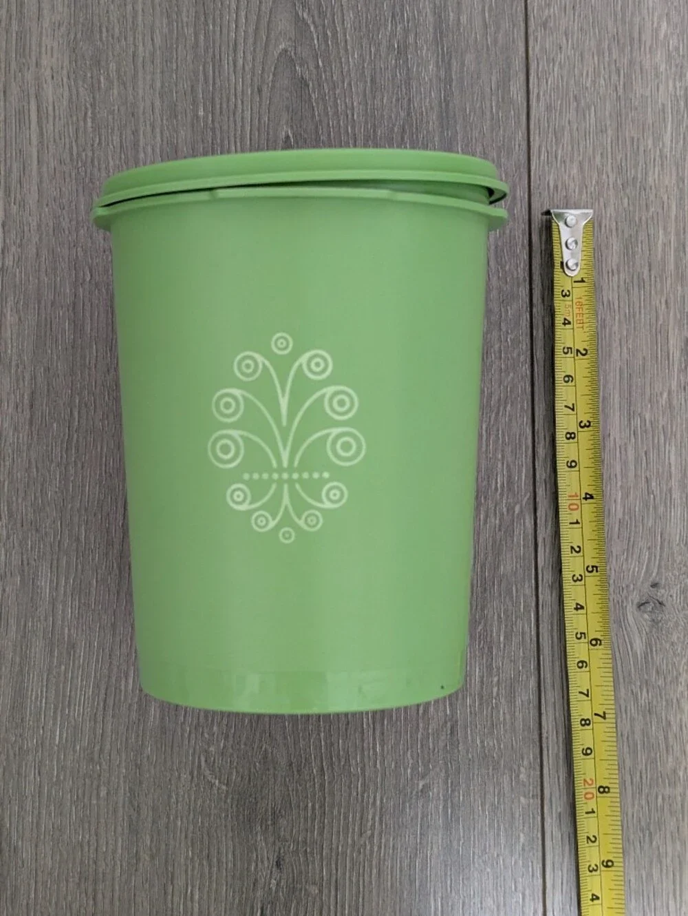 EUC•Vintage Tupperware Durable Servalier Lime Green Canister 4 Piece Set 🍋‍🟩